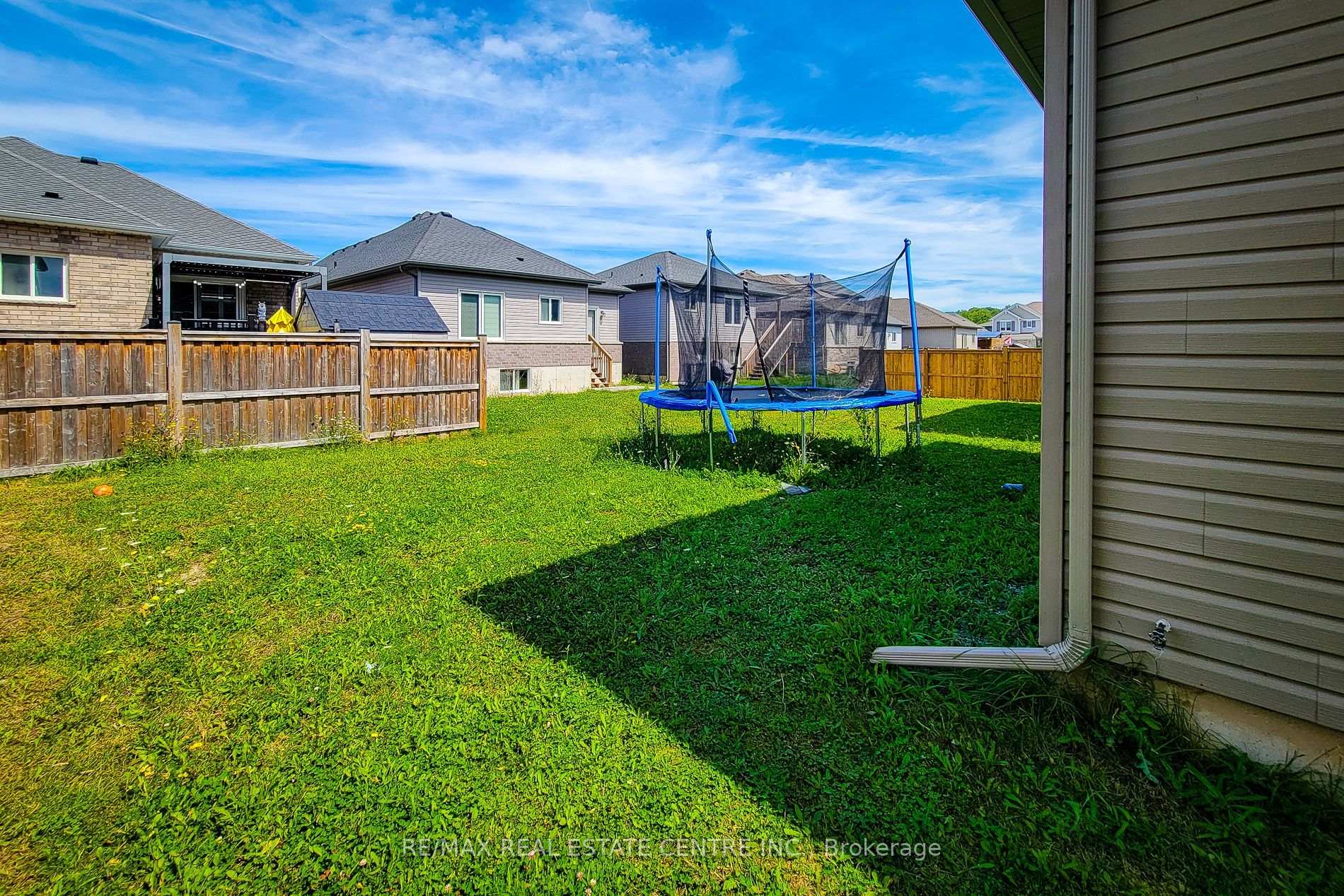 Photo 21 of 12 Bowman Crescent, Thorold, Hurricane/Merrittville — HOMEH