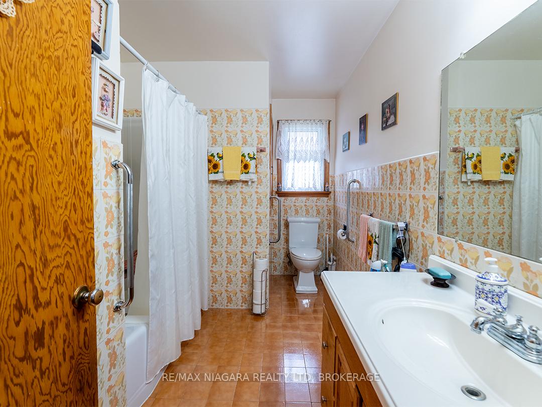 Photo 17 of 90 John Street, Port Colborne, Killaly East — HOMEH
