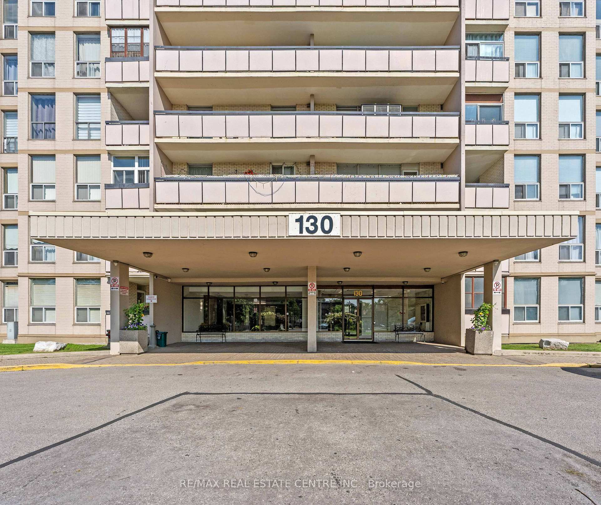 Photo 4 of Unit 504, 130 Neptune Drive, Toronto, Englemount-Lawrence — HOMEH