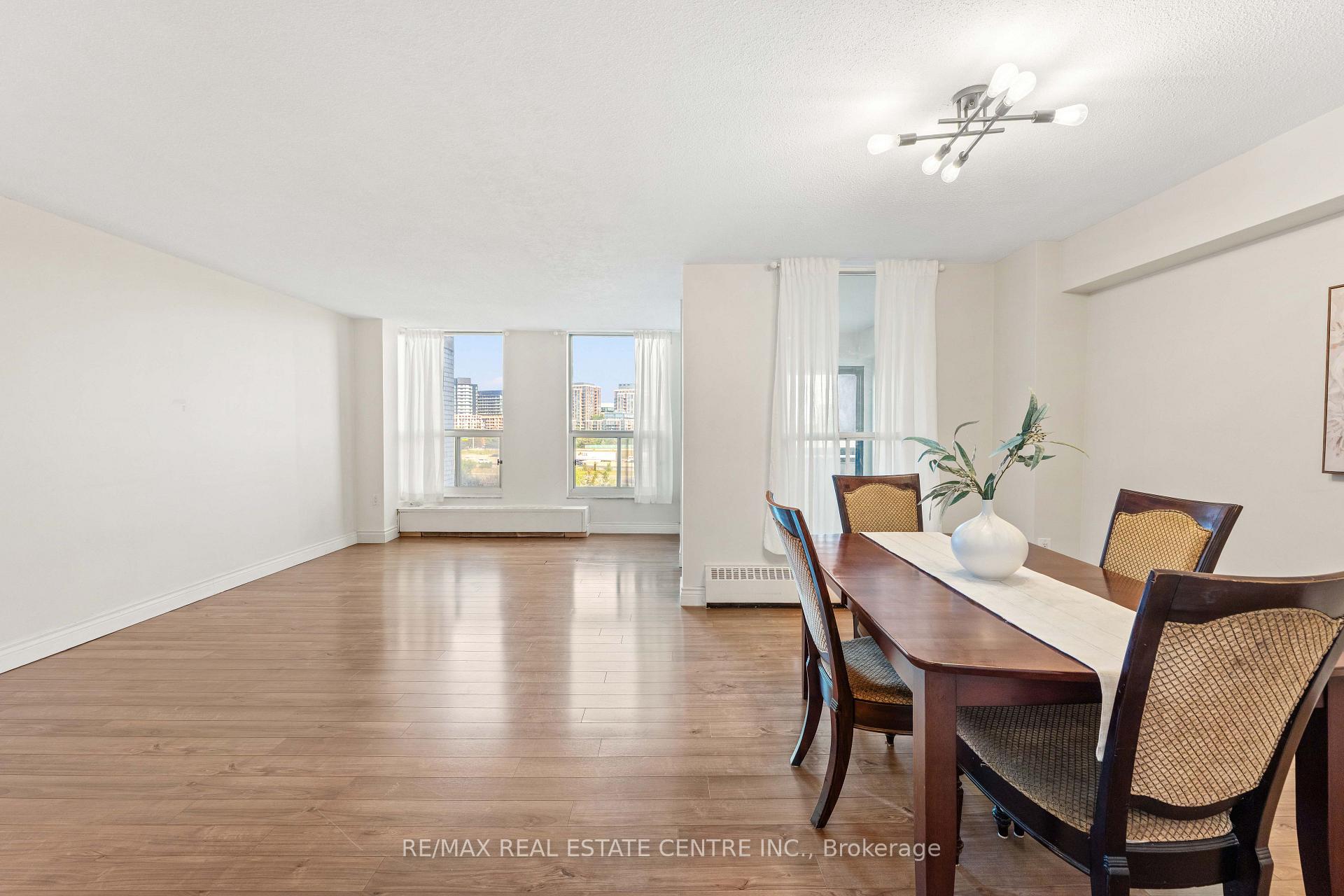 Photo 11 of Unit 504, 130 Neptune Drive, Toronto, Englemount-Lawrence — HOMEH