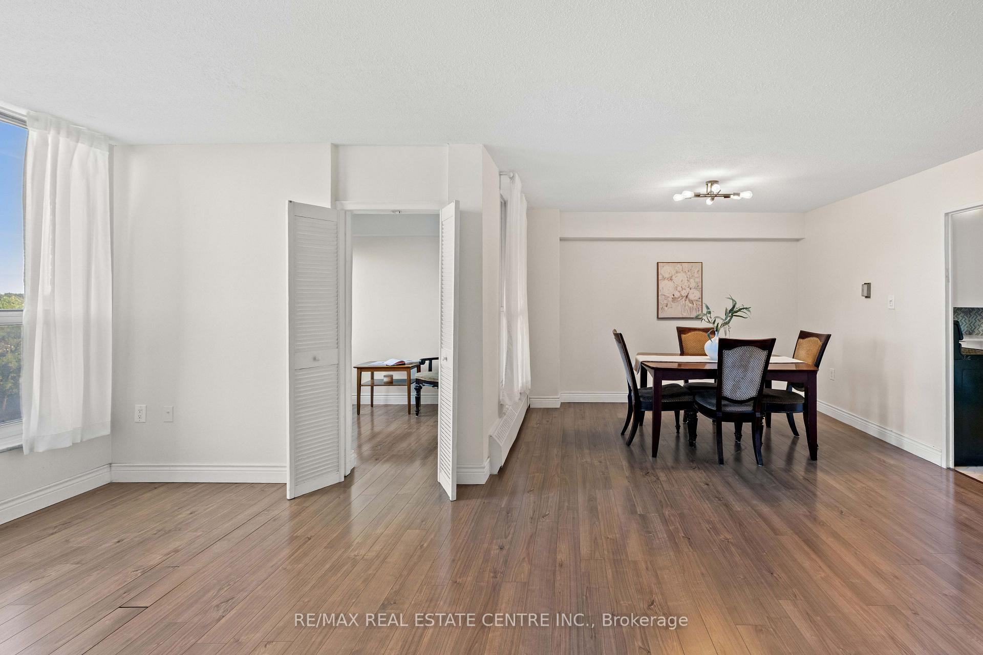 Photo 13 of Unit 504, 130 Neptune Drive, Toronto, Englemount-Lawrence — HOMEH