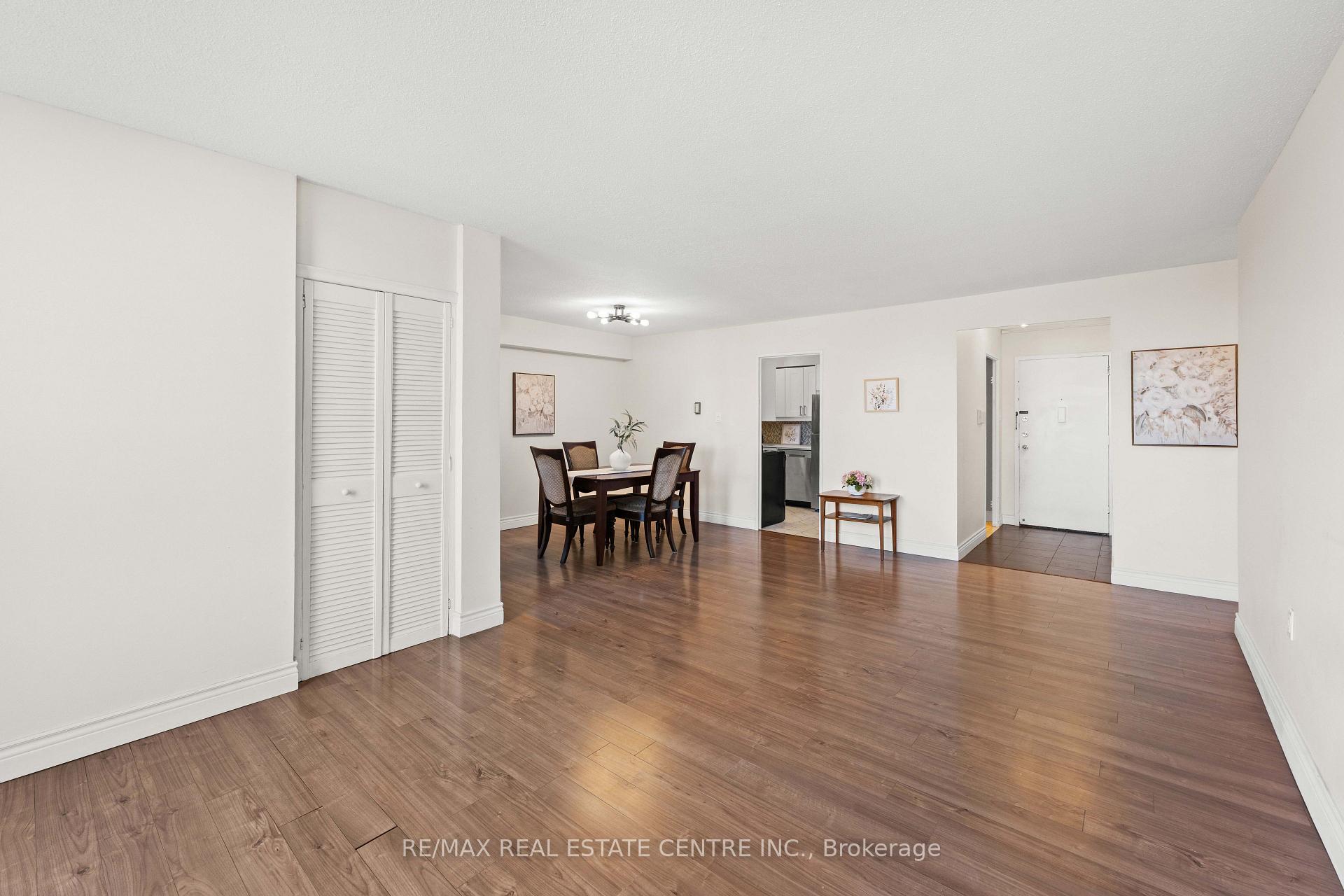 Photo 14 of Unit 504, 130 Neptune Drive, Toronto, Englemount-Lawrence — HOMEH