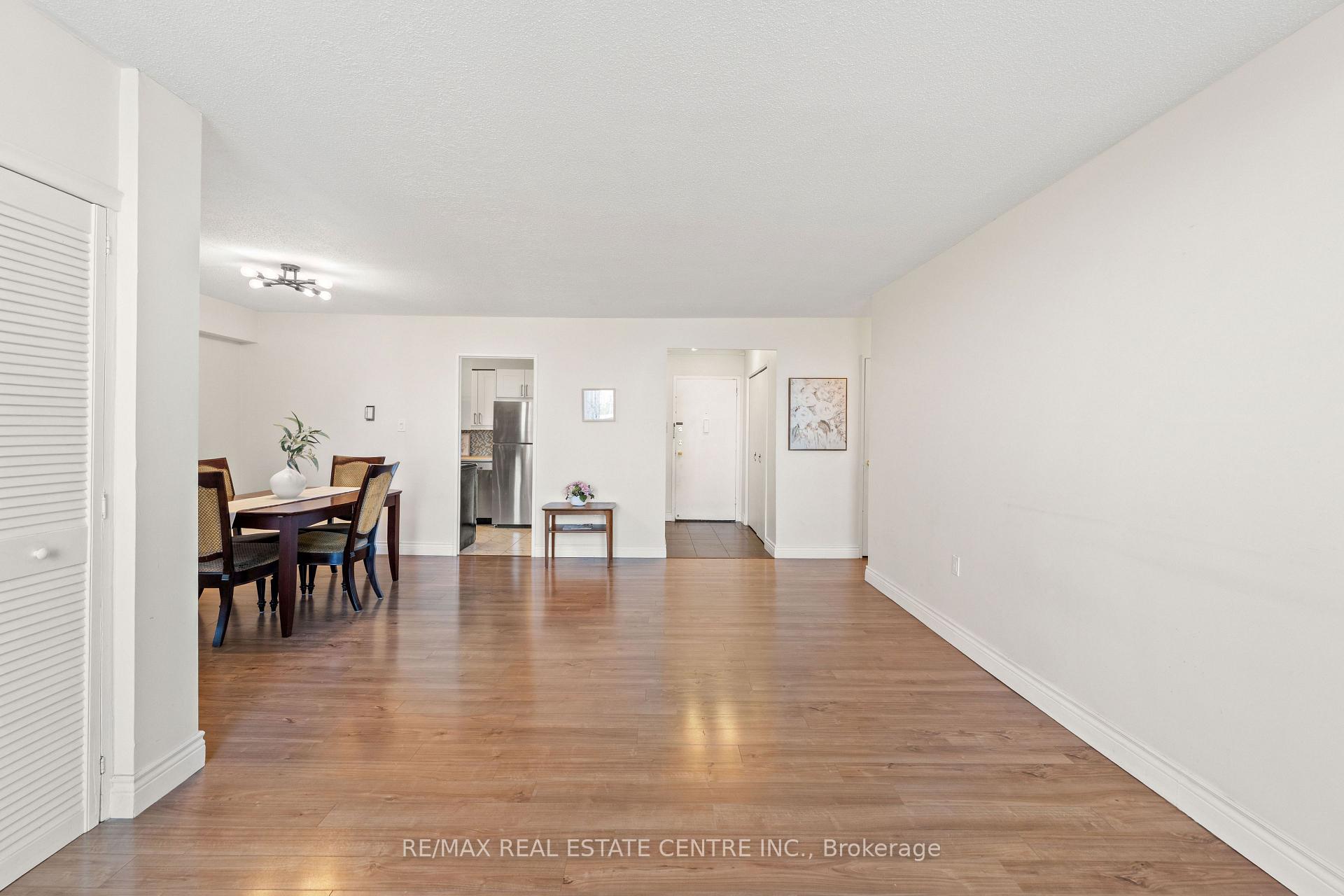 Photo 15 of Unit 504, 130 Neptune Drive, Toronto, Englemount-Lawrence — HOMEH