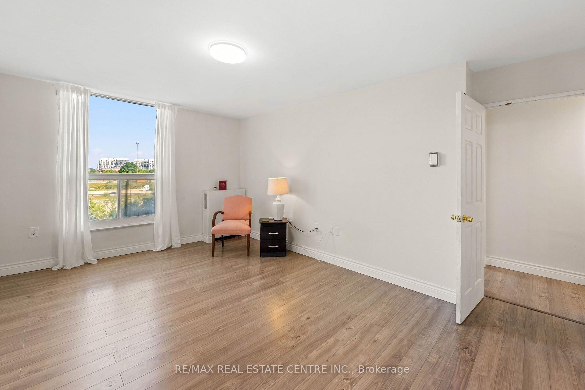 Photo 25 of Unit 504, 130 Neptune Drive, Toronto, Englemount-Lawrence — HOMEH