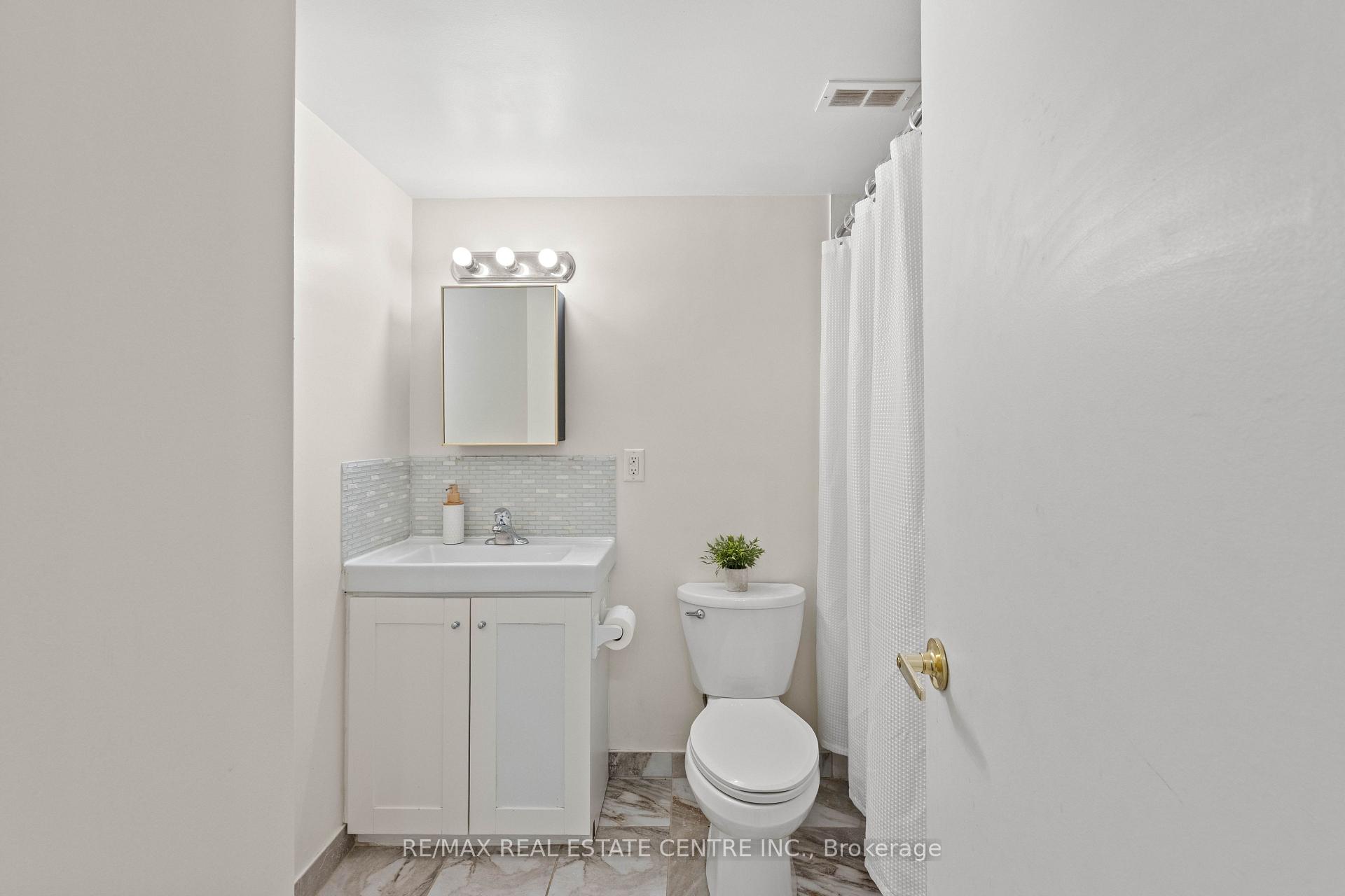 Photo 33 of Unit 504, 130 Neptune Drive, Toronto, Englemount-Lawrence — HOMEH