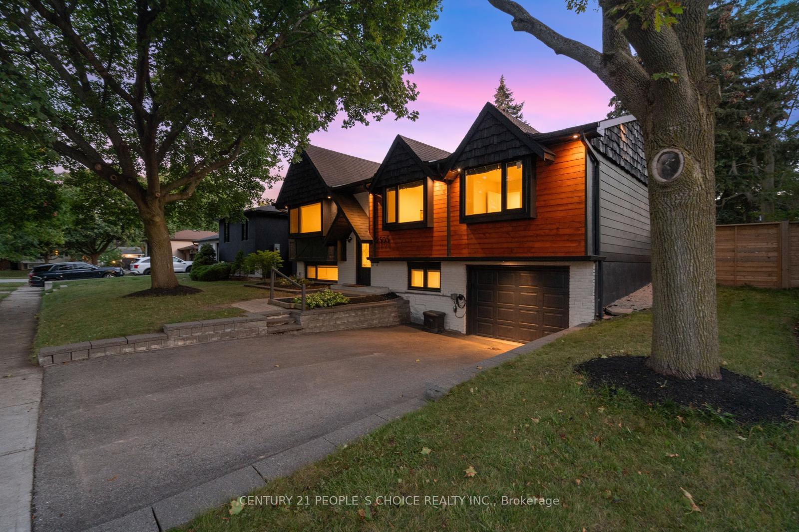 Photo 4 of 2505 Yarmouth Crescent, Oakville, West — HOMEH