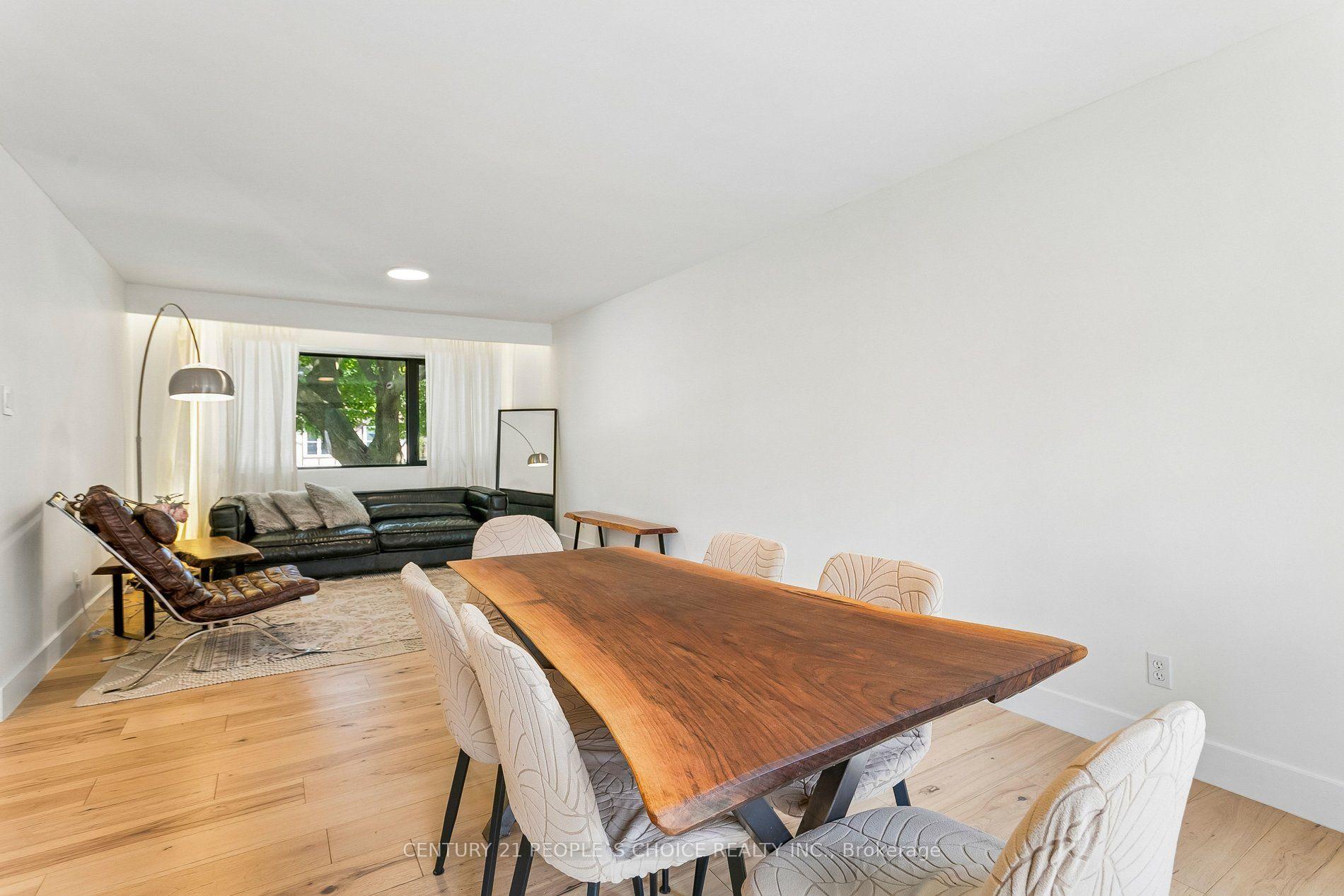 Photo 12 of 2505 Yarmouth Crescent, Oakville, West — HOMEH