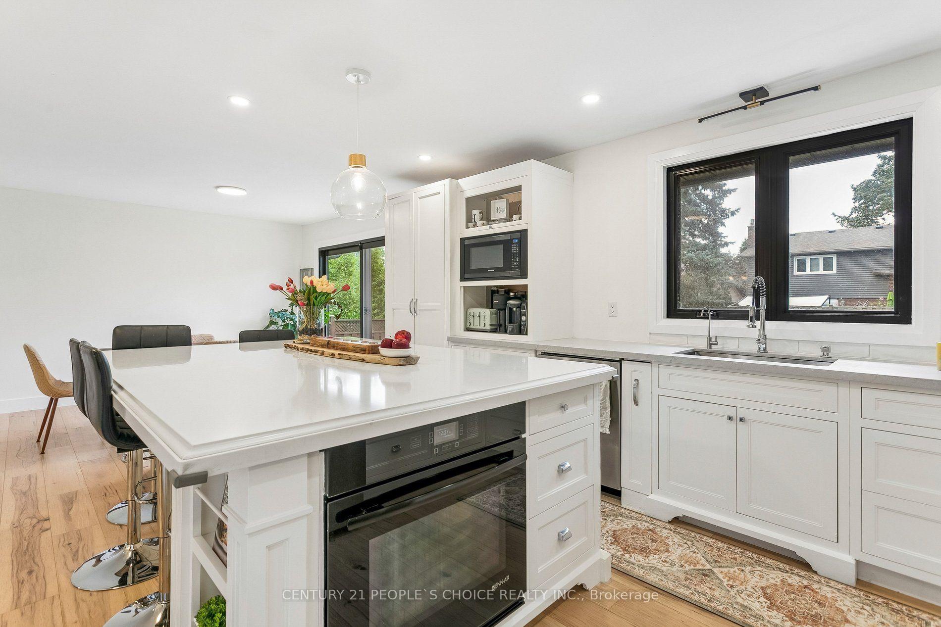 Photo 13 of 2505 Yarmouth Crescent, Oakville, West — HOMEH