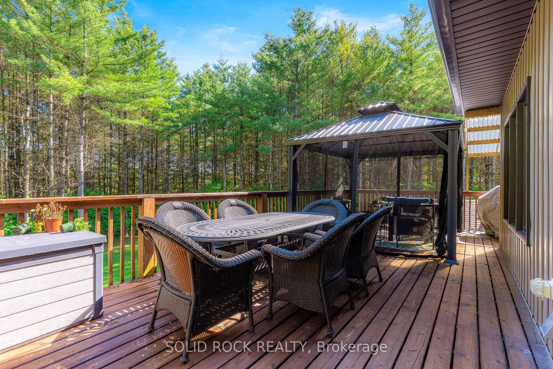 Photo 3 of 717 Upper Oak Leaf Road, Athens, R of Yonge & Escott Twp — HOMEH