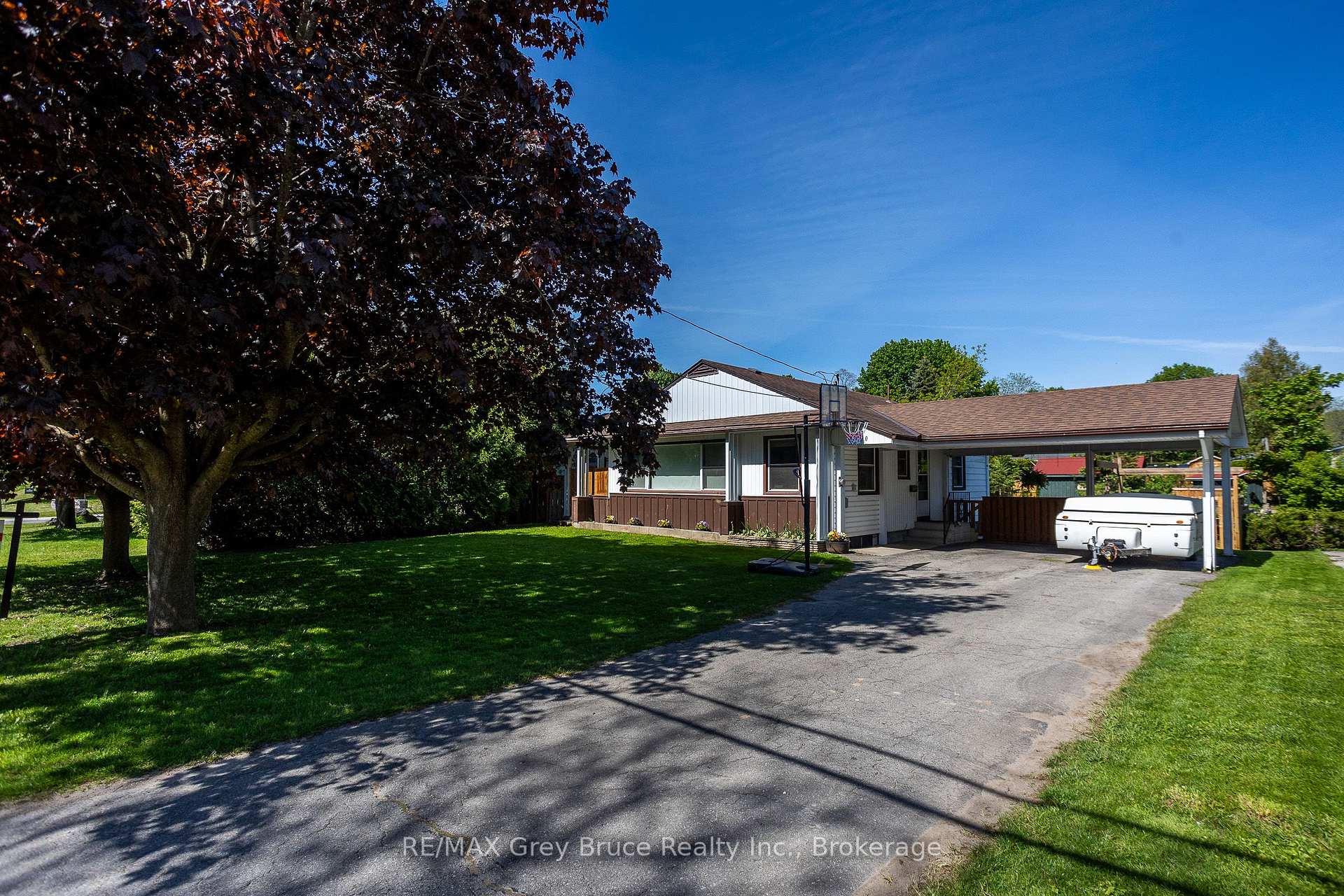 Photo 3 of 2120 4th Avenue W, Owen Sound — HOMEH