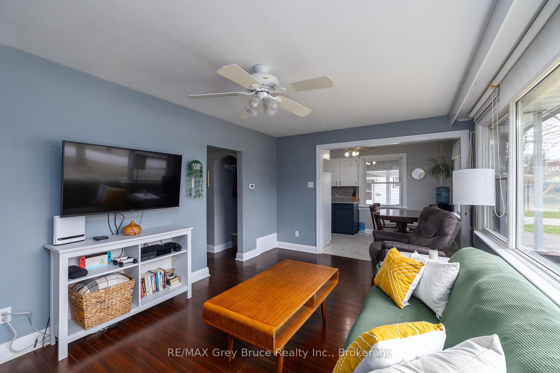 Photo 11 of 2120 4th Avenue W, Owen Sound — HOMEH