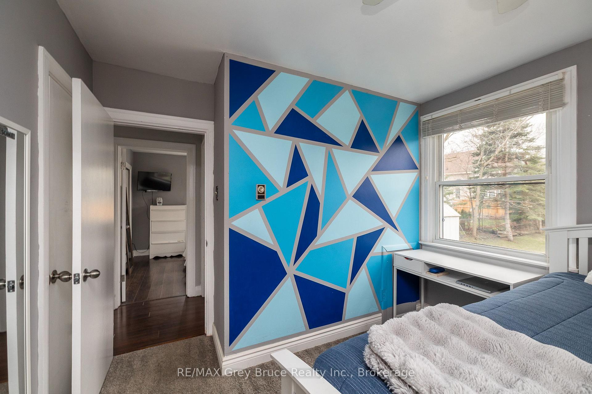 Photo 17 of 2120 4th Avenue W, Owen Sound — HOMEH