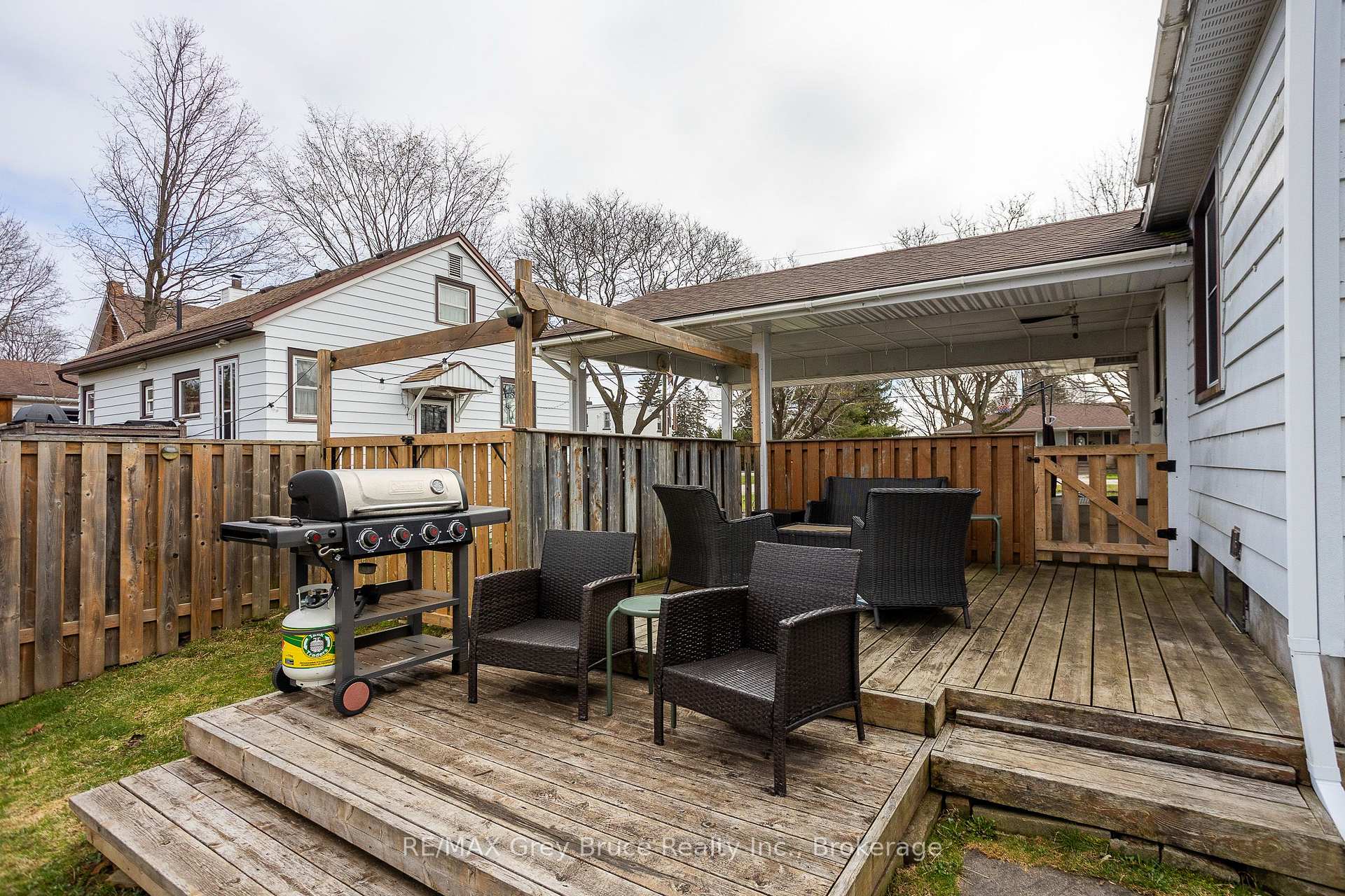 Photo 25 of 2120 4th Avenue W, Owen Sound — HOMEH