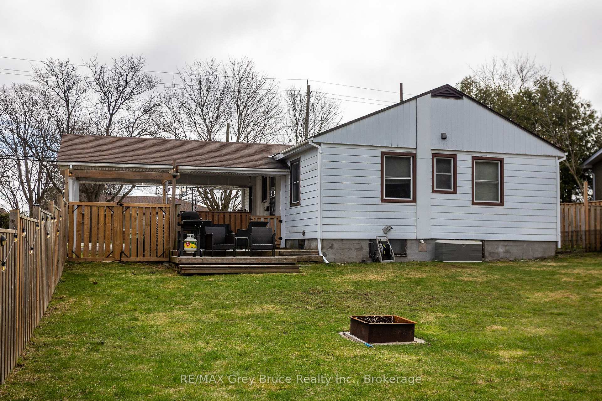 Photo 26 of 2120 4th Avenue W, Owen Sound — HOMEH