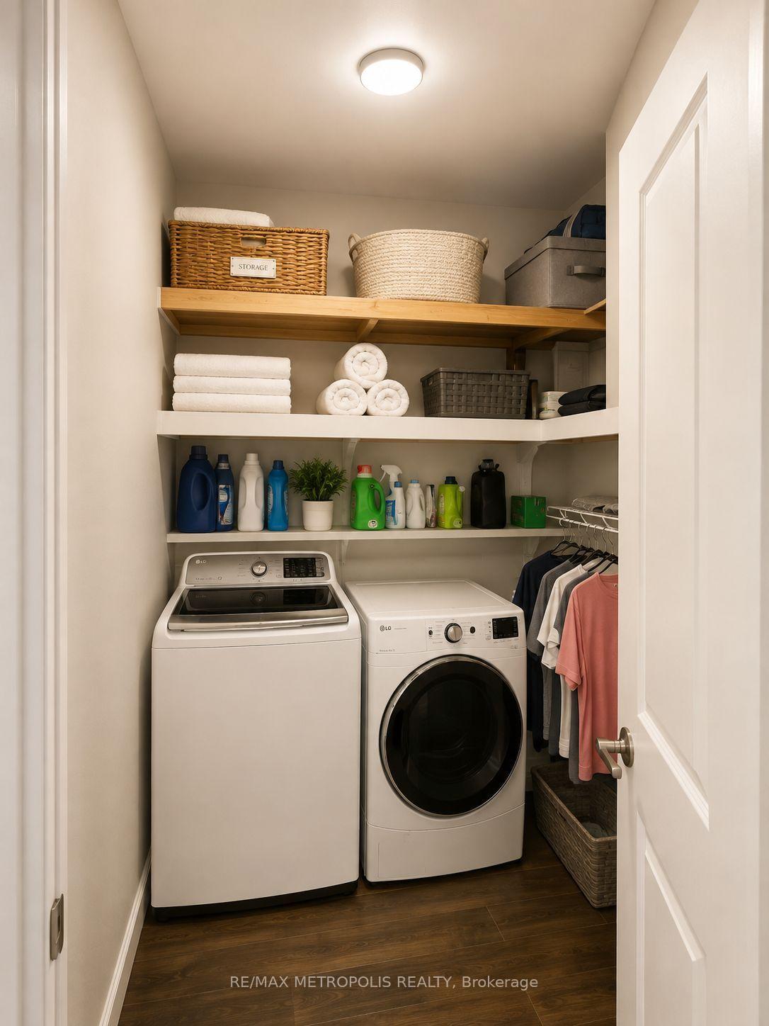 Photo 12 of 35 Phair Crescent, London, South J — HOMEH
