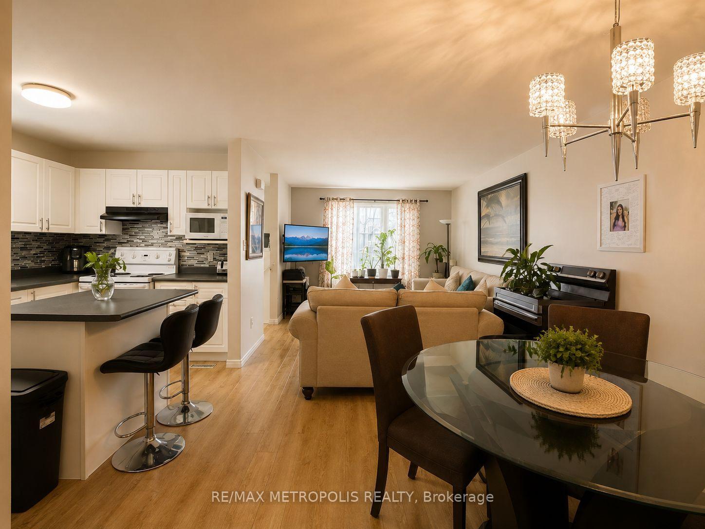 Photo 18 of 35 Phair Crescent, London, South J — HOMEH