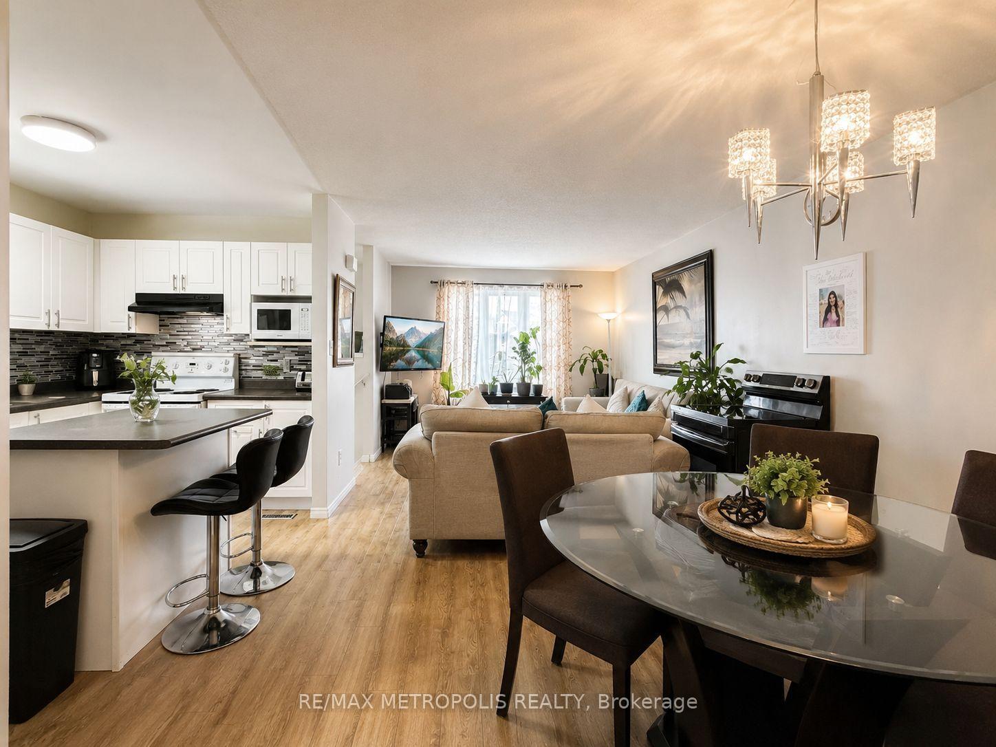 Photo 20 of 35 Phair Crescent, London, South J — HOMEH