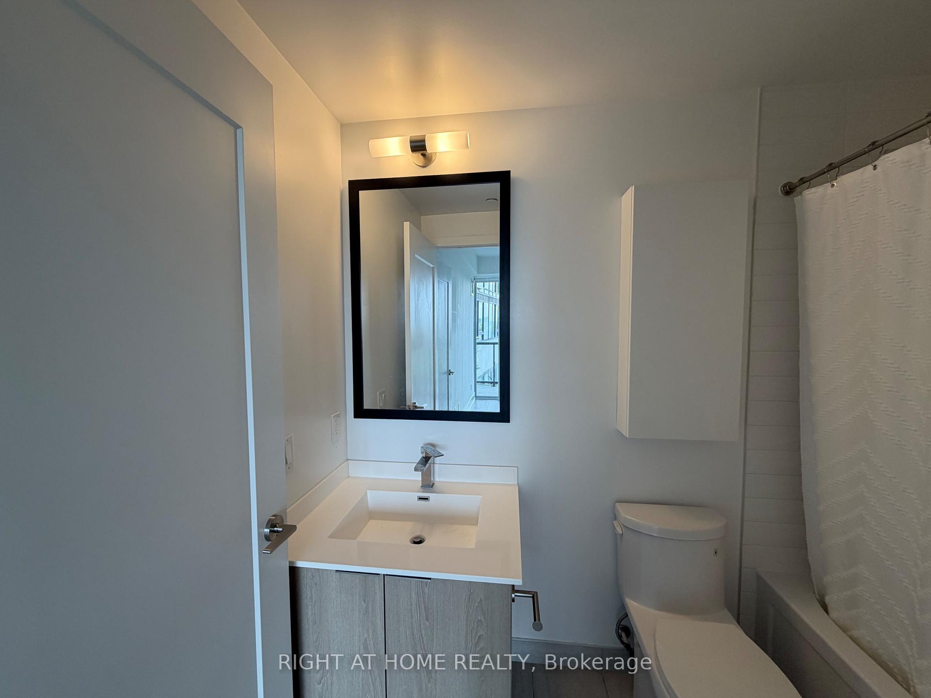 Photo 6 of Unit 705, 1 Belsize Drive, Toronto, Mount Pleasant West — HOMEH