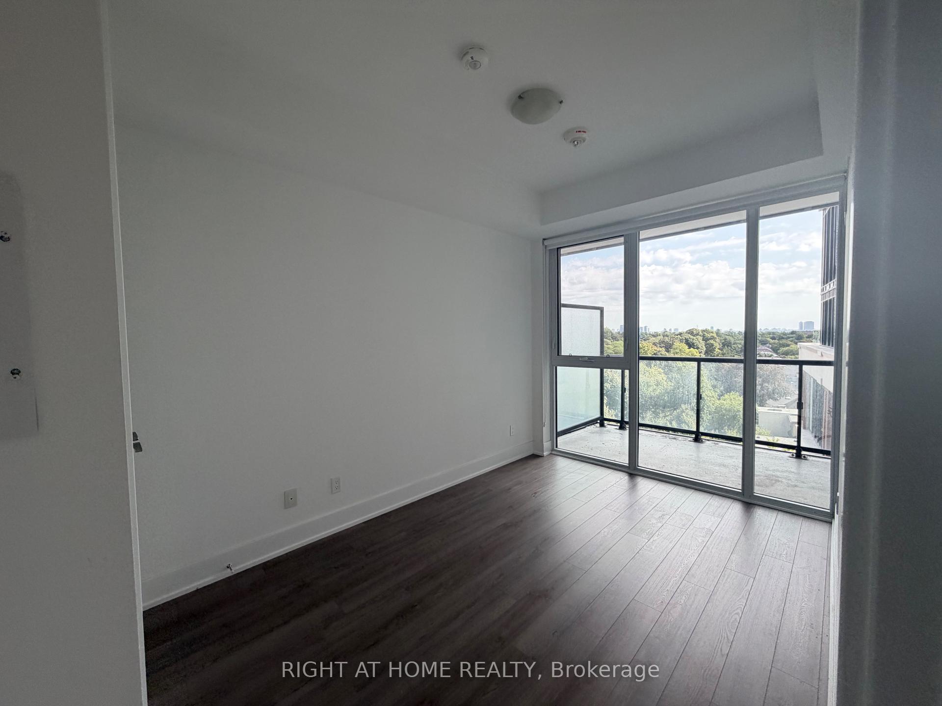 Photo 8 of Unit 705, 1 Belsize Drive, Toronto, Mount Pleasant West — HOMEH