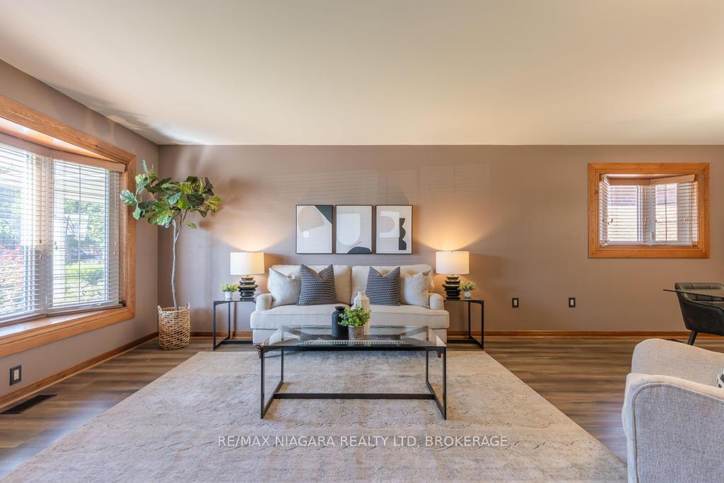 Photo 6 of 27 Andrea Drive, St. Catharines, Rykert/Vansickle — HOMEH