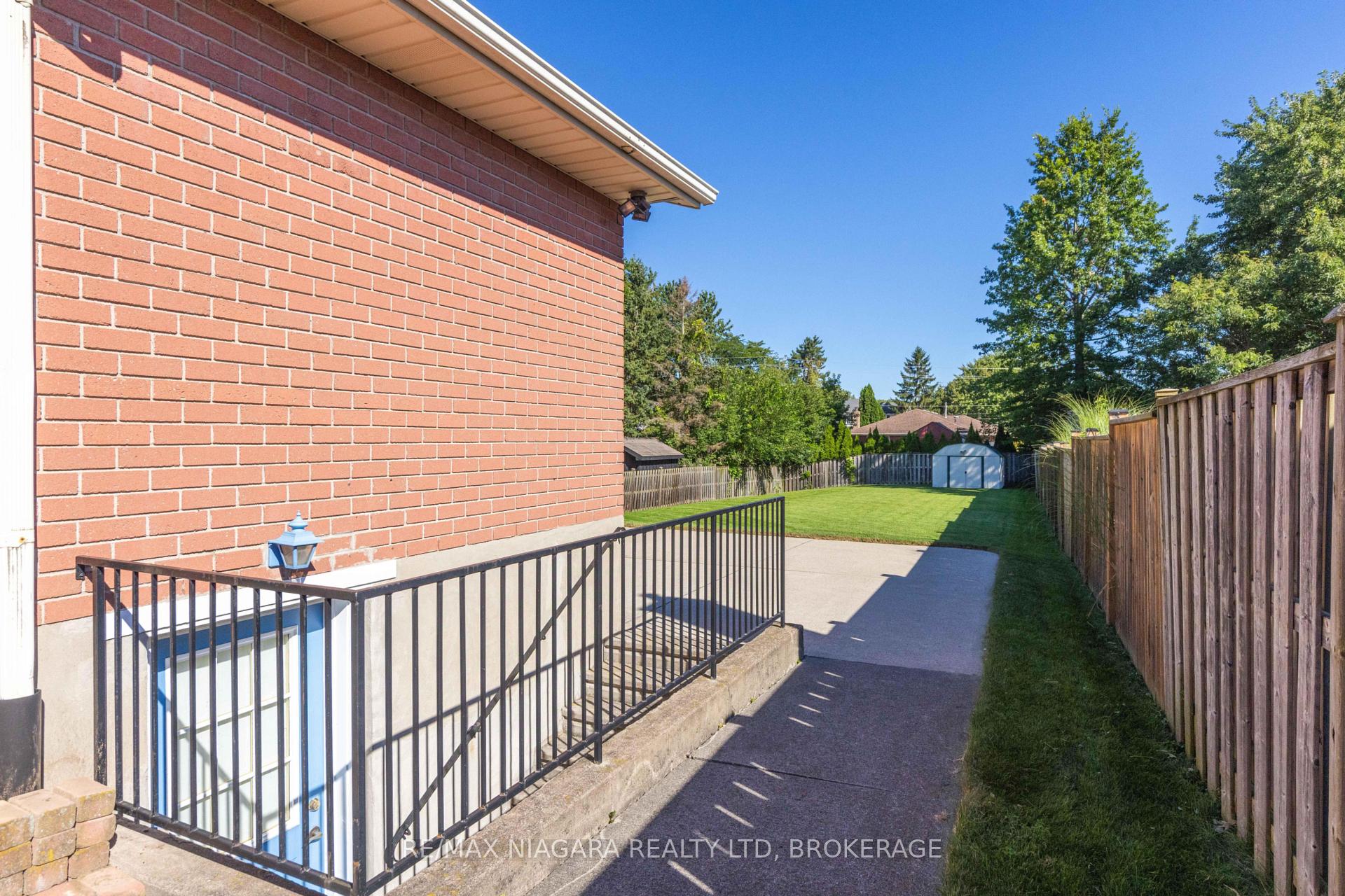 Photo 7 of 27 Andrea Drive, St. Catharines, Rykert/Vansickle — HOMEH