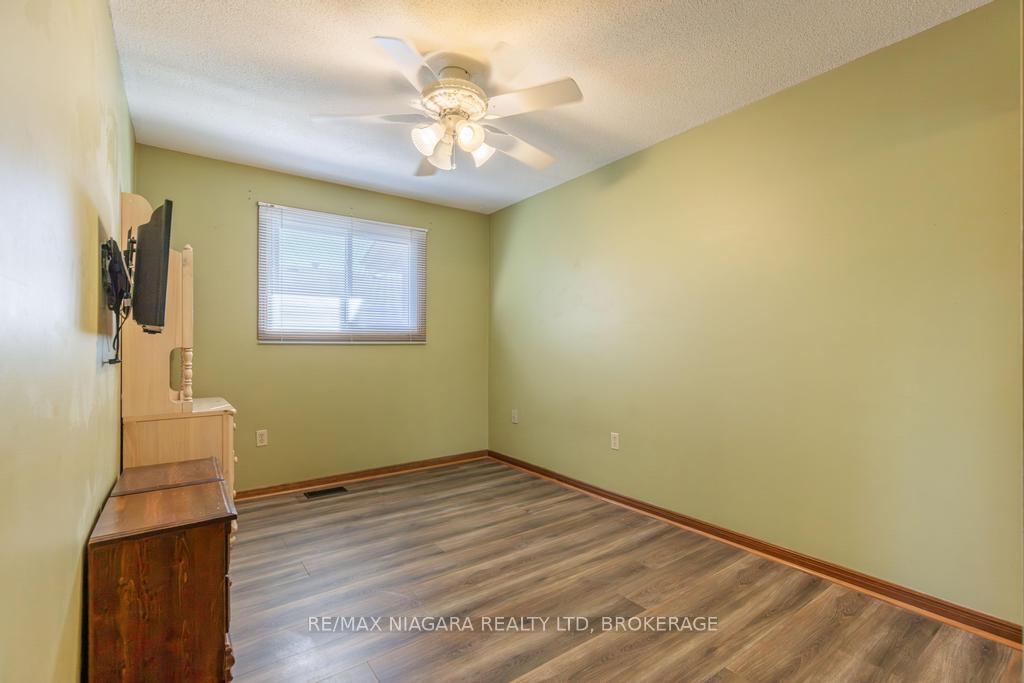 Photo 20 of 27 Andrea Drive, St. Catharines, Rykert/Vansickle — HOMEH