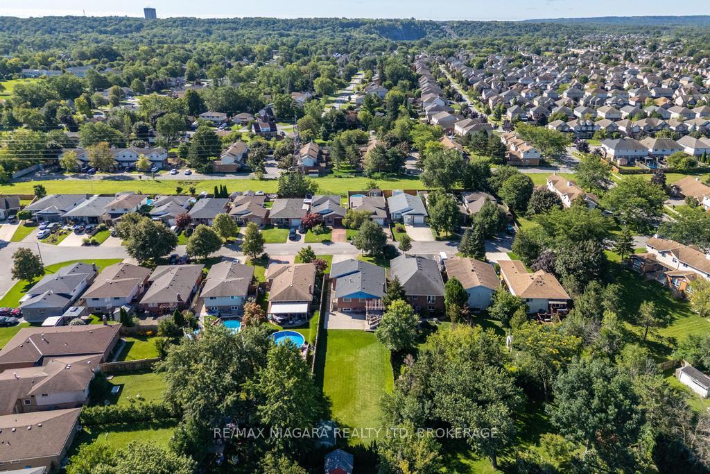 Photo 30 of 27 Andrea Drive, St. Catharines, Rykert/Vansickle — HOMEH