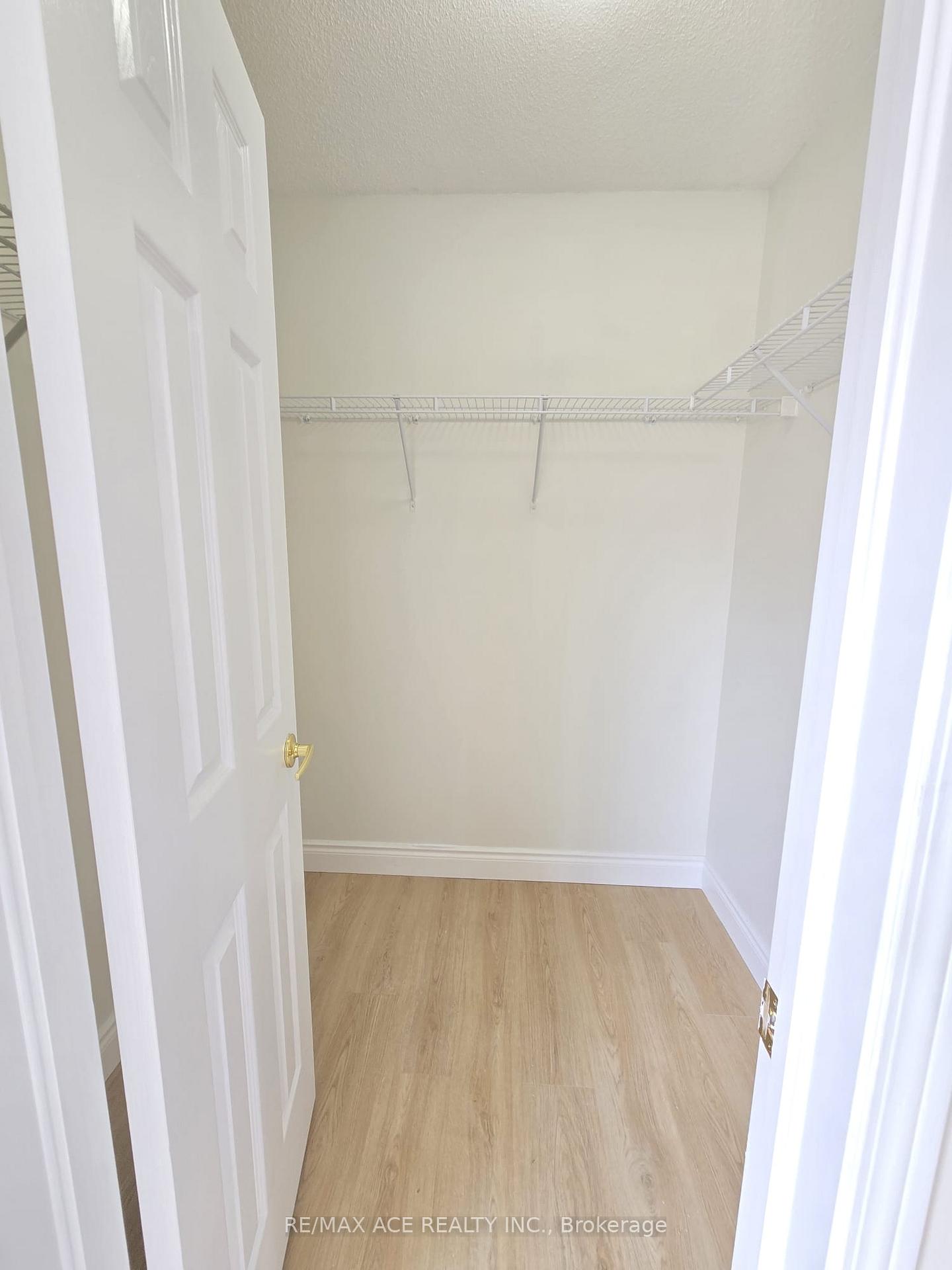 Photo 8 of Unit Main, 48 Ambler Bay, Barrie, Georgian Drive — HOMEH