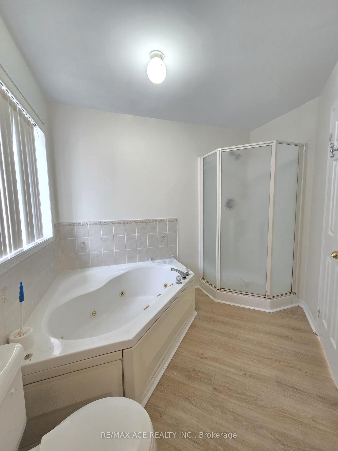 Photo 13 of Unit Main, 48 Ambler Bay, Barrie, Georgian Drive — HOMEH