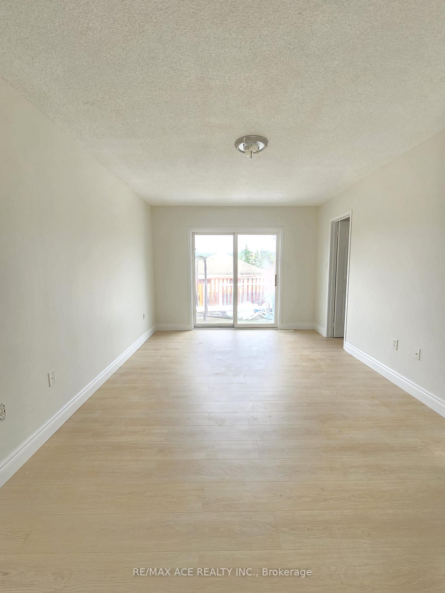 Photo 17 of Unit Main, 48 Ambler Bay, Barrie, Georgian Drive — HOMEH