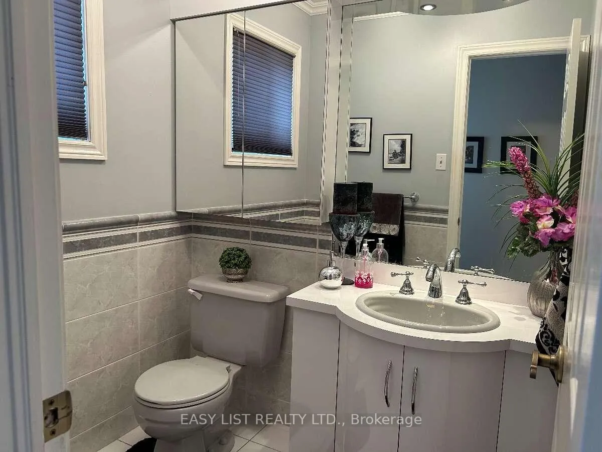 Photo 16 of 14 Gas Light Crescent, Vaughan, East Woodbridge — HOMEH
