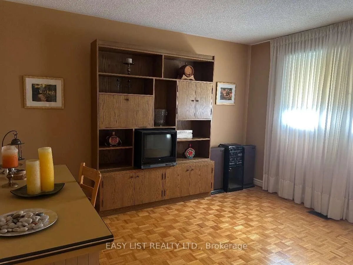 Photo 71 of 14 Gas Light Crescent, Vaughan, East Woodbridge — HOMEH