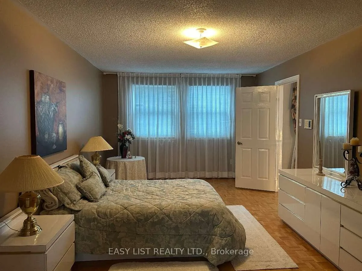 Photo 86 of 14 Gas Light Crescent, Vaughan, East Woodbridge — HOMEH