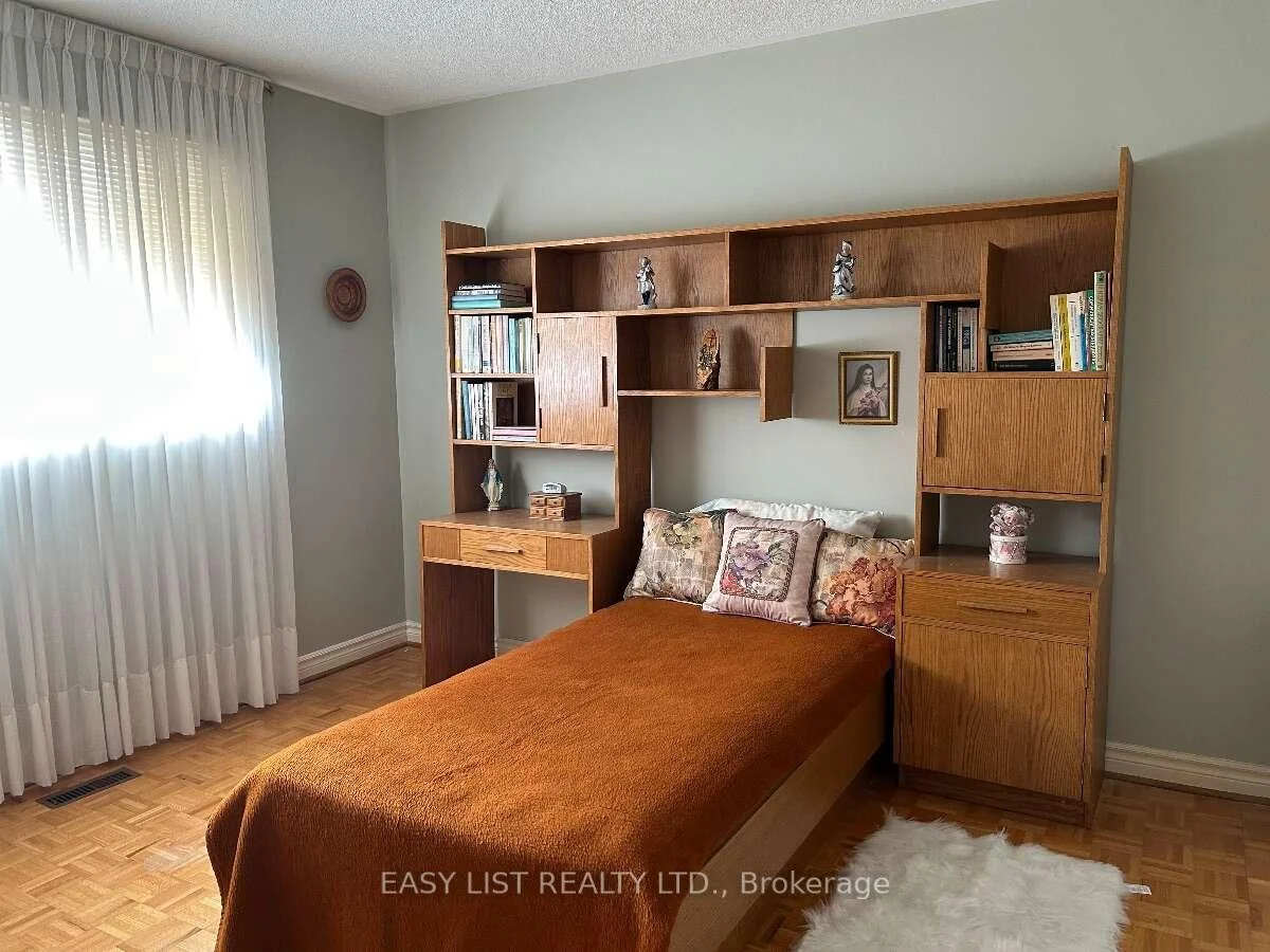 Photo 47 of 14 Gas Light Crescent, Vaughan, East Woodbridge — HOMEH