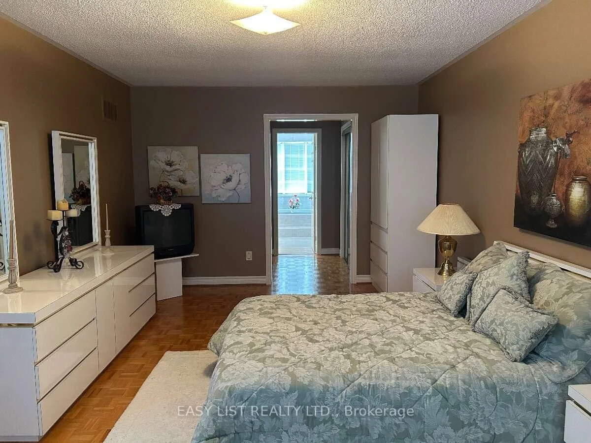 Photo 67 of 14 Gas Light Crescent, Vaughan, East Woodbridge — HOMEH