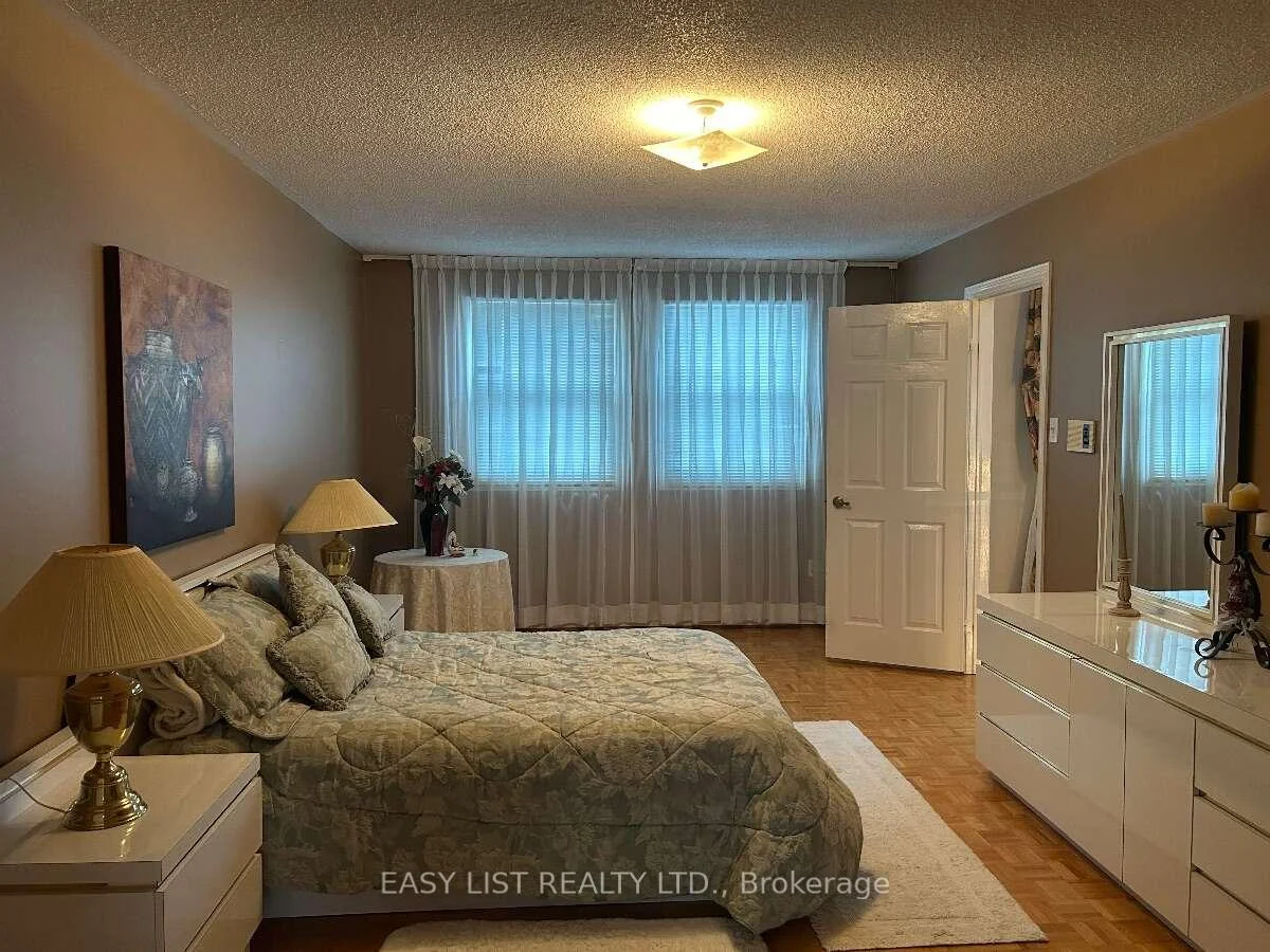 Photo 72 of 14 Gas Light Crescent, Vaughan, East Woodbridge — HOMEH