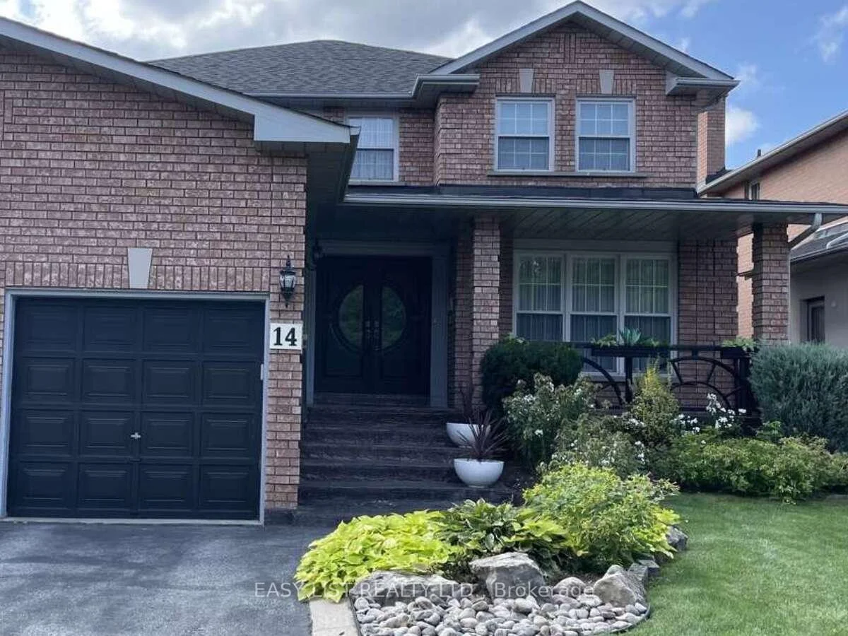 Photo 10 of 14 Gas Light Crescent, Vaughan, East Woodbridge — HOMEH