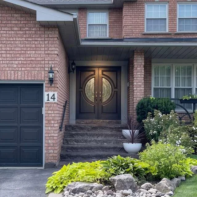 Photo 15 of 14 Gas Light Crescent, Vaughan, East Woodbridge — HOMEH