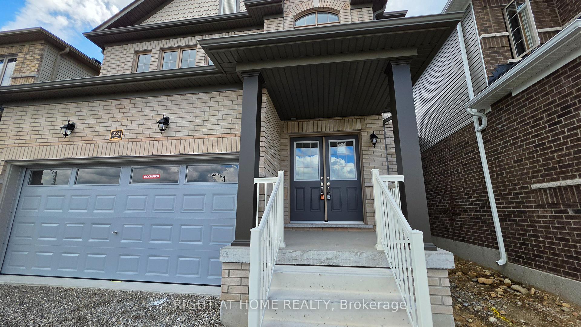 Photo 2 of 233 Postill Street, Brant, Paris — HOMEH