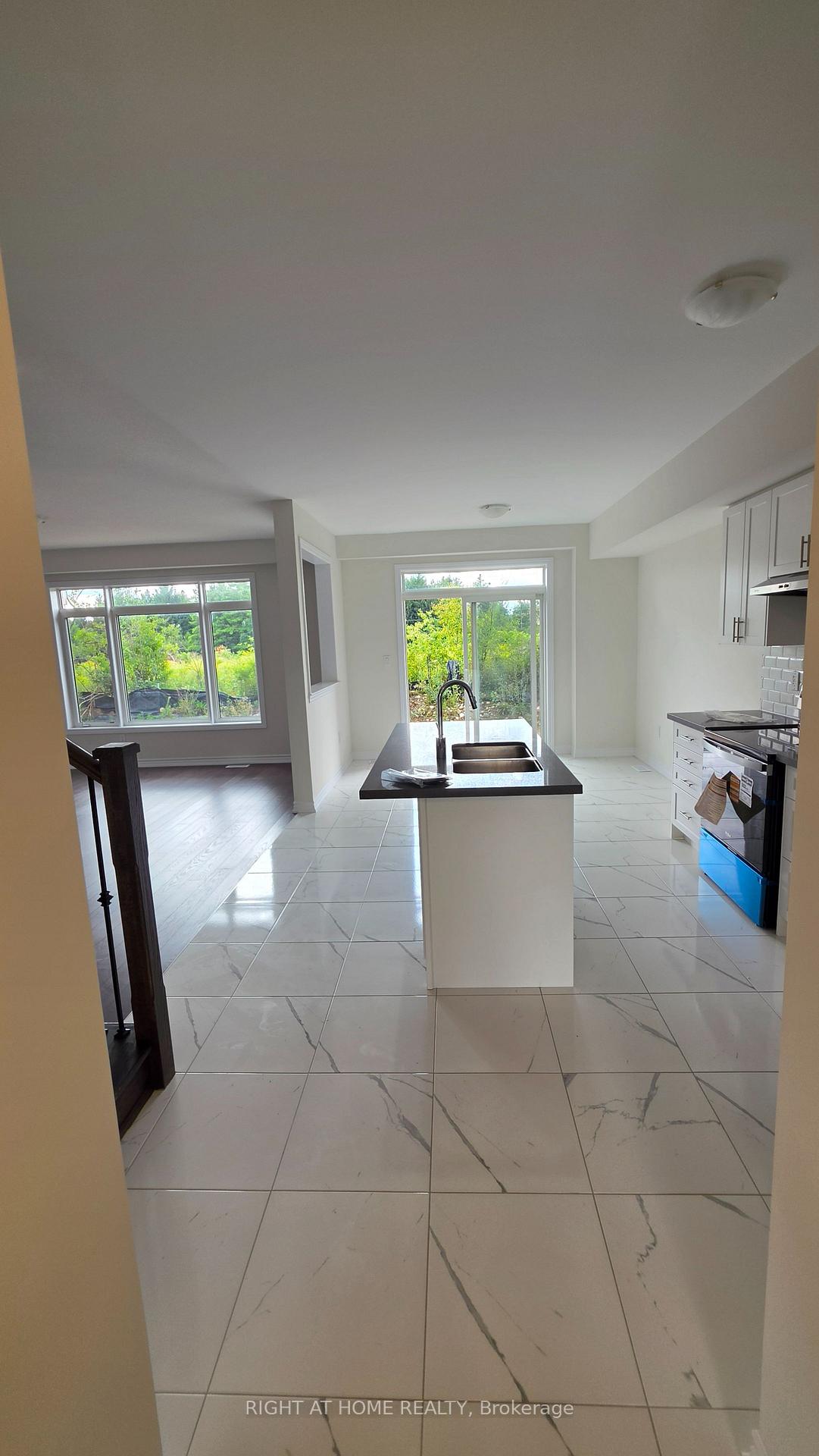 Photo 6 of 233 Postill Street, Brant, Paris — HOMEH