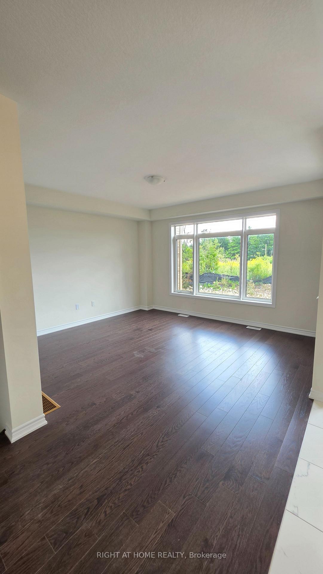 Photo 16 of 233 Postill Street, Brant, Paris — HOMEH