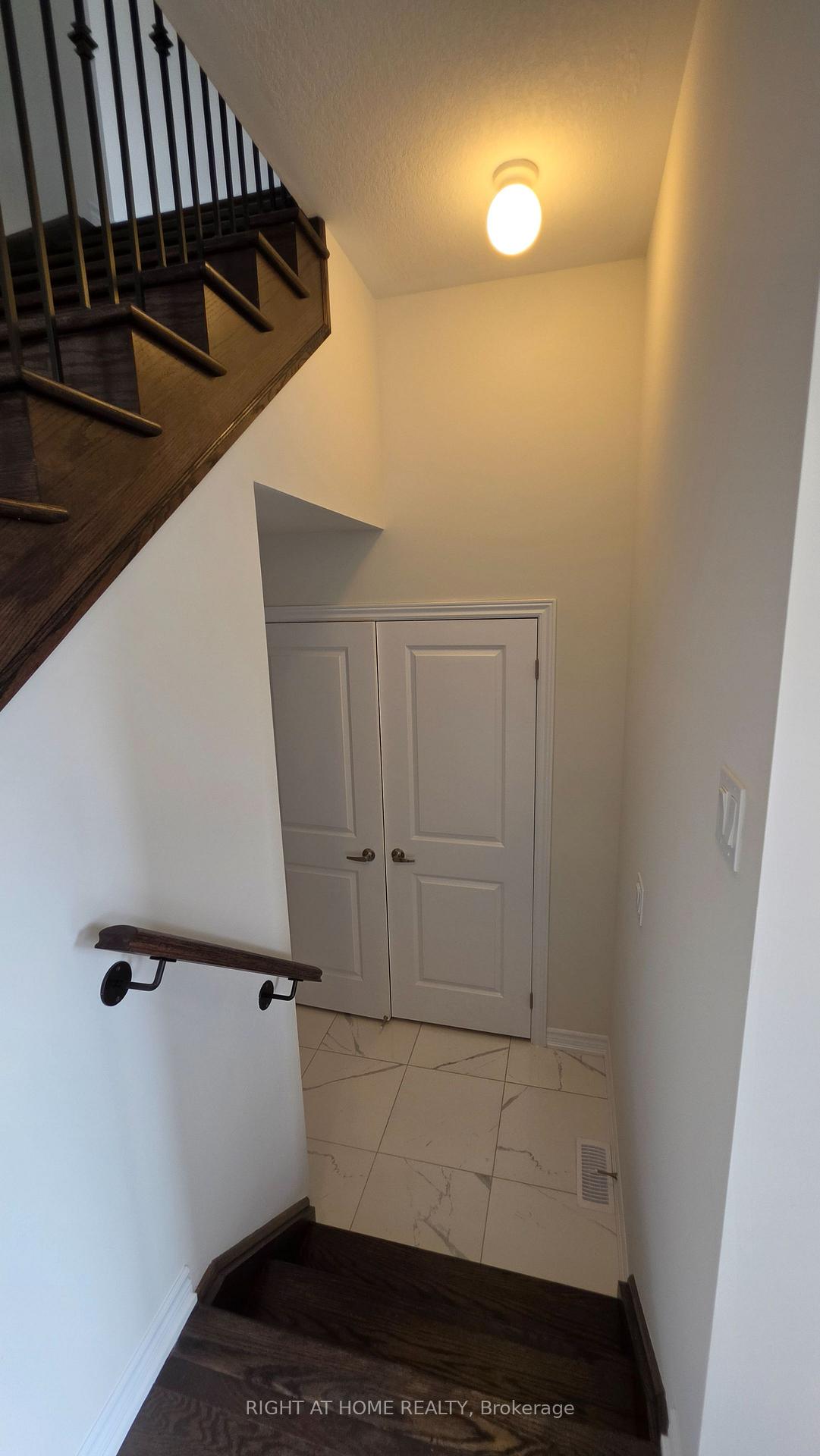 Photo 18 of 233 Postill Street, Brant, Paris — HOMEH