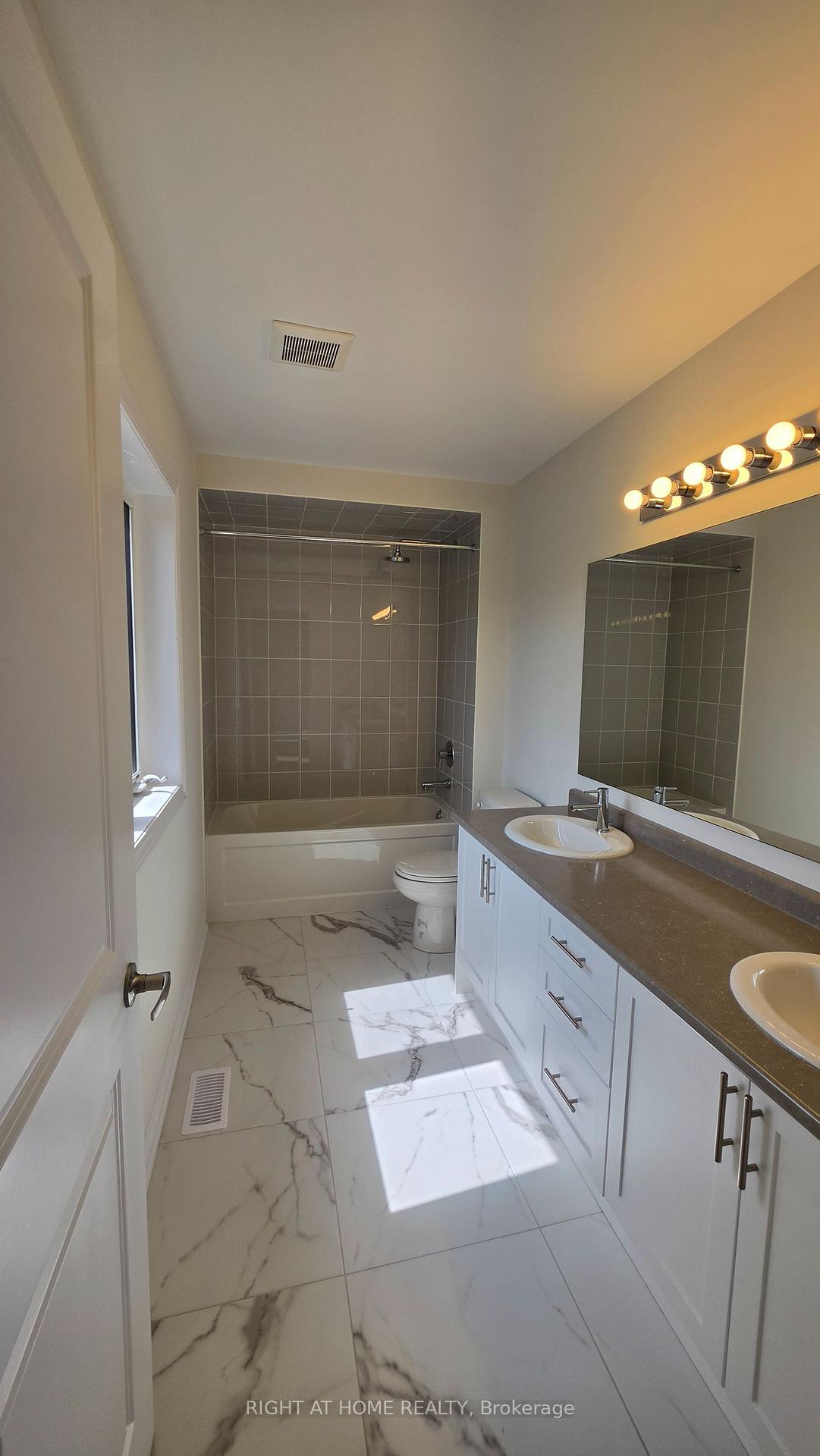 Photo 44 of 233 Postill Street, Brant, Paris — HOMEH