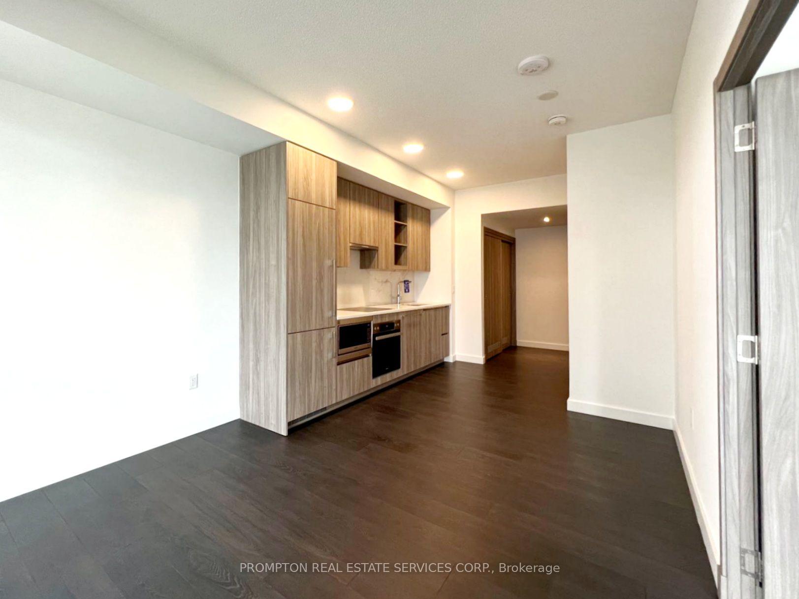Photo 12 of Unit 915, 27 McMahon Drive, North York, Bayview Village — HOMEH