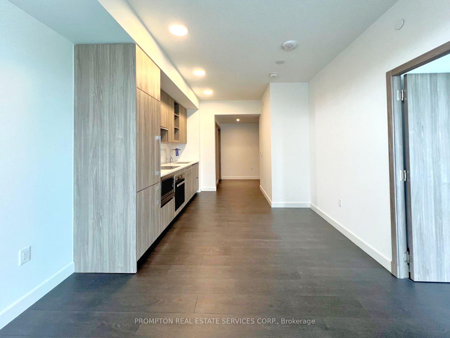 Photo 13 of Unit 915, 27 McMahon Drive, North York, Bayview Village — HOMEH