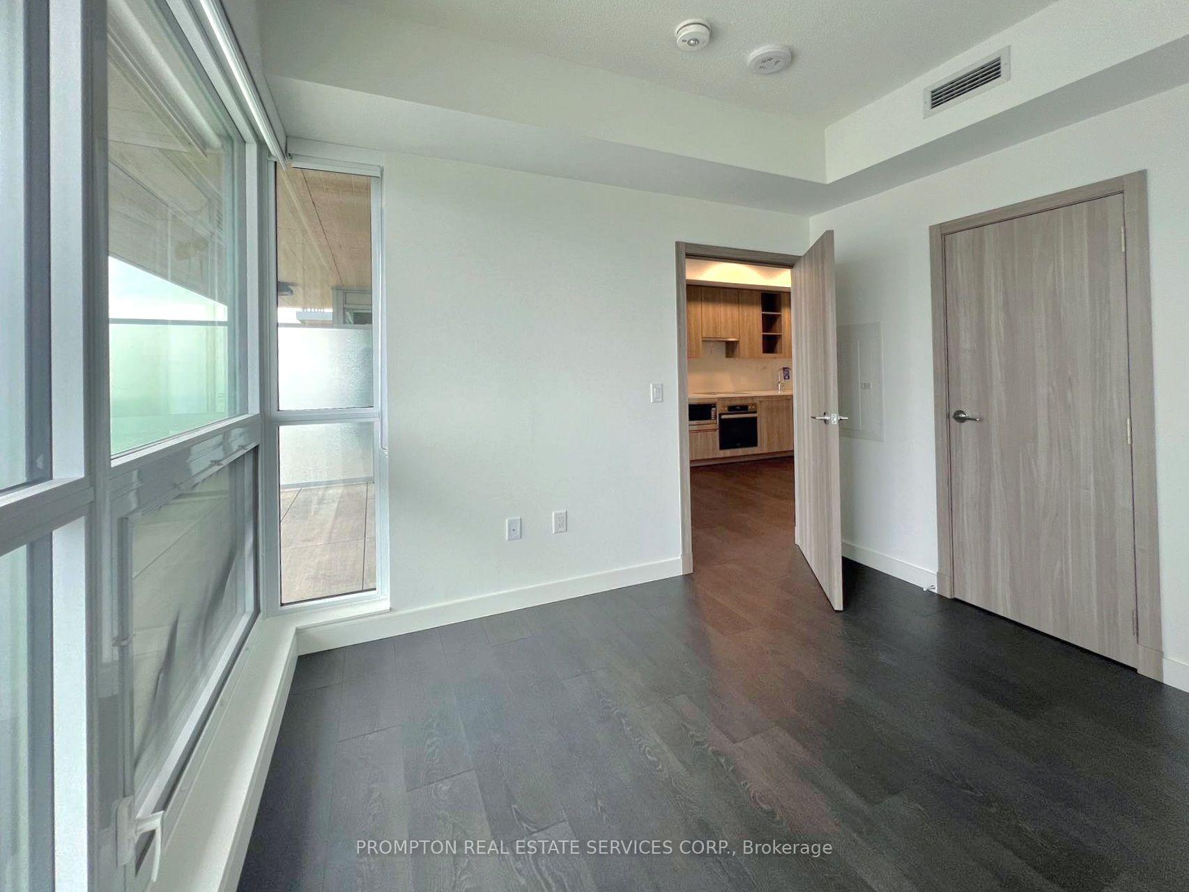 Photo 15 of Unit 915, 27 McMahon Drive, North York, Bayview Village — HOMEH