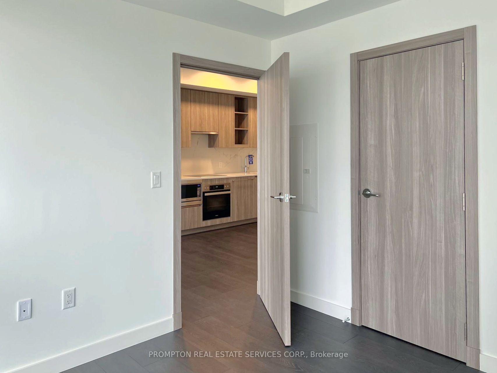 Photo 16 of Unit 915, 27 McMahon Drive, North York, Bayview Village — HOMEH