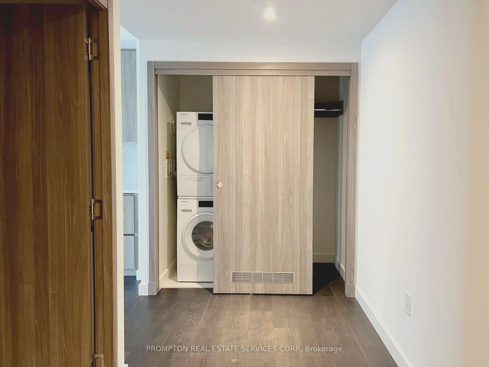 Photo 21 of Unit 915, 27 McMahon Drive, North York, Bayview Village — HOMEH