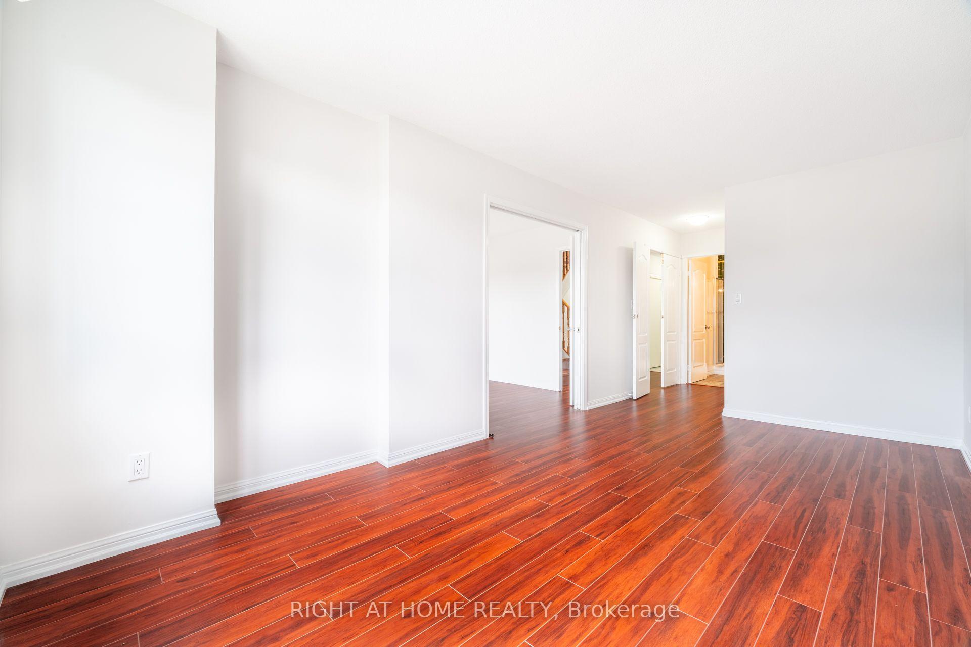 Photo 7 of 220 Grandview Way, North York, Willowdale East — HOMEH