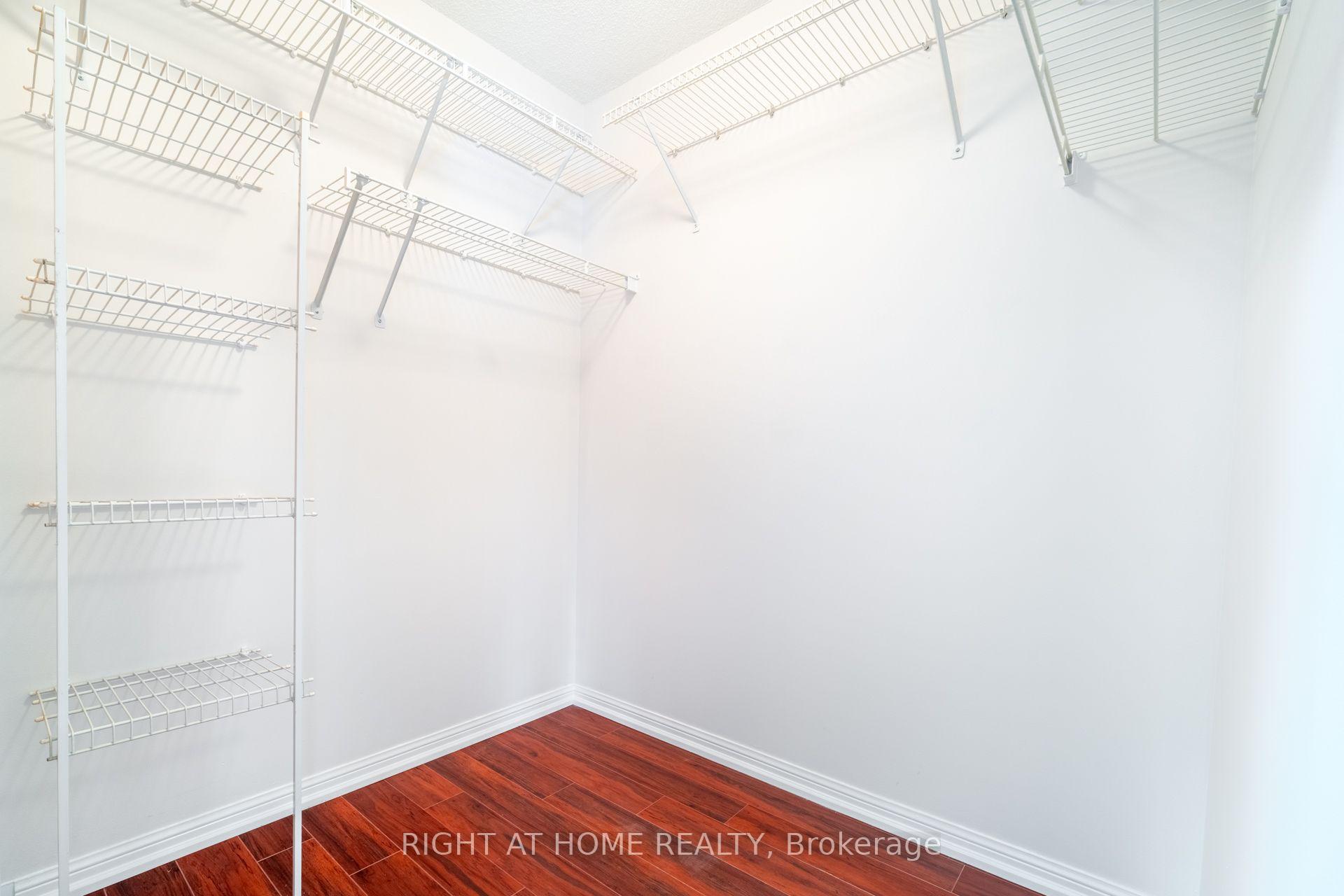 Photo 8 of 220 Grandview Way, North York, Willowdale East — HOMEH